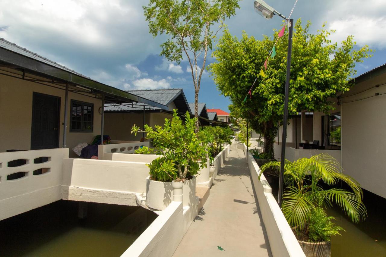 Aussieland Bungalows Ламай Бийч Екстериор снимка